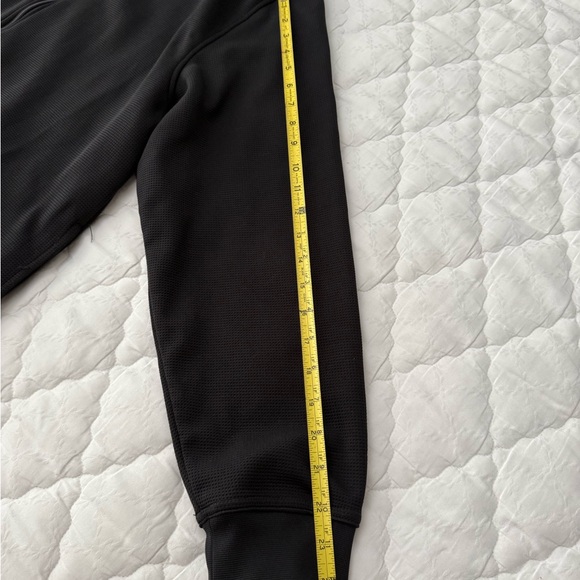 Izod Black full Zip Golf Pullover - perfect condition. - Picture 8 of 9